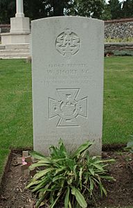 Grave of William Short VC (cropped)