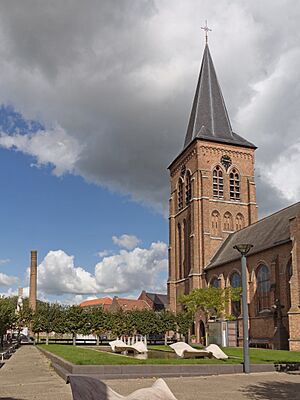 Kortemark, de Sint-Bartholomeuskerk oeg91039 foto7 2015-06-26 14.43