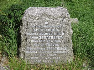 Lord and Lady Strathspey's grave