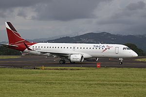 N937TA Embraer 190 TACA (7466210626)