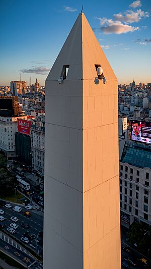 Parte superior del Obelisco de Buenos Aires