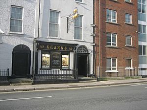 Pawnbroker, Queen Street - geograph.org.uk - 664817