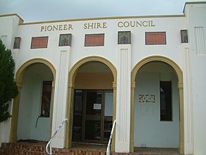 Pioneer Shire Council Building, 2006.jpg