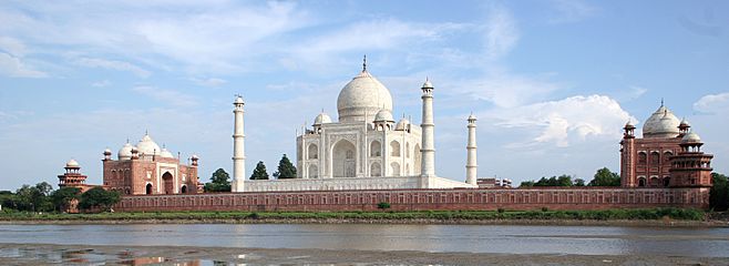 Taj Mahal-10 (cropped)