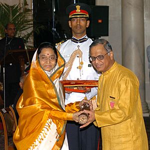 The President, Smt. Pratibha Devisingh Patil presenting the Padma Vibhushan to Shri N.R. Narayana Murthy, at an Investiture-I Ceremony, at Rashtrapati Bhavan, in New Delhi on May 05, 2008