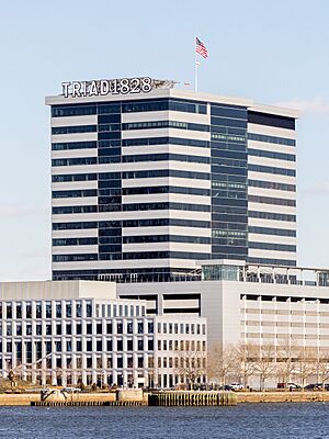 Triad1828 Centre (53572702208)