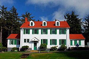 Umpqua River Lighthouse Museum (Douglas County, Oregon scenic images) (douDA0216)