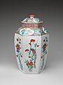 色絵花鳥文八角大壺 有田焼 ･ 柿右衛門様式-Hexagonal jar with Flower and Bird Decoration (one of a pair) MET DP281207
