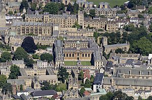 Aerial view of Queens College Oxford (31651737006)
