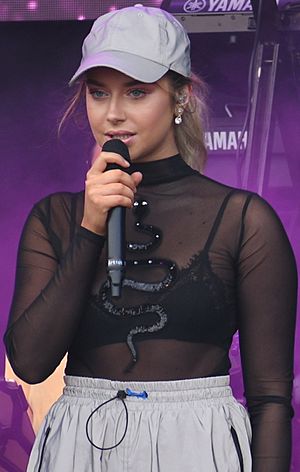 Hanna Ferm at the Rix FM Festival in Gothenburg (48534901257) (cropped).jpg