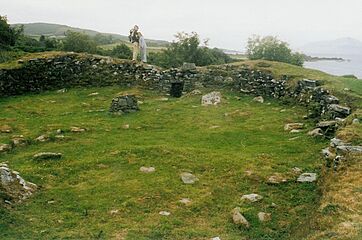 Interior of Kildonan Dun - geograph.org.uk - 408462