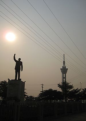 Kinshasa, tour de l'échangeur de Limete - 20090705