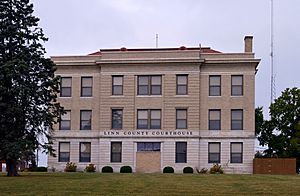 The Linn County Courthouse in Linneus
