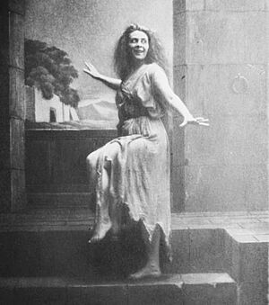 Marie Gutheil-Schoder, 1915 cropped B&W