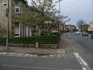 Old road sign by Crawfurd Avenue - geograph.org.uk - 1230087