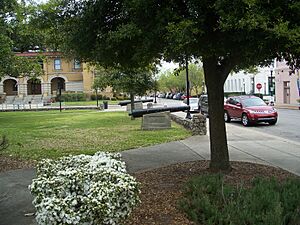 Pensacola Plaza Ferdinand02