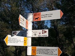 Route marker 17, El Surar, Pinet, Valencia.jpg
