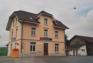 SBB Historic - F 122 00101 003 - Beromuenster Stationsgebaeude Strassenseite