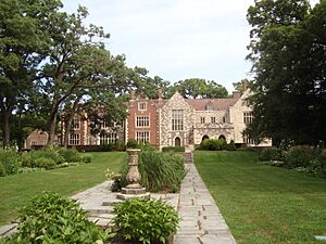 Salisbury House, back view from gardens