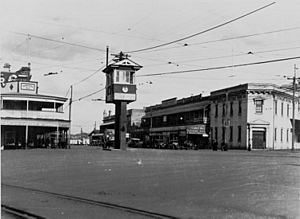 StateLibQld 1 43475 Gabba Fiveways at Woolloongabba, Brisbane, ca. 1929