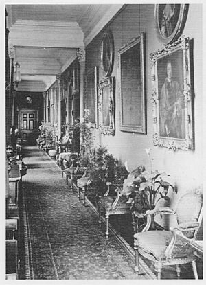 StevenstoneHouseDevonCorridorPhoto1907to1912