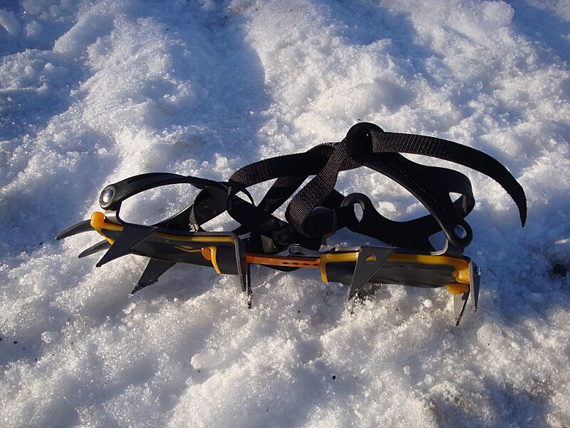 Strap-on crampon
