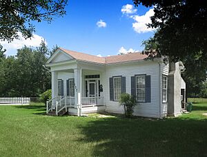 The Manahan House -- Fairfield Texas