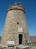 Torre de los Lobos (7609117142).jpg