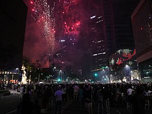 BGC Bonifacio High Street, NYE 2022 fireworks display (Taguig; 12-31-2021)