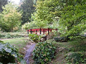 Batsford-Arboretum-bridge.jpg
