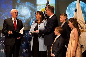 Bridenstine Sworn In As NASA Administrator (NHQ201804230002)
