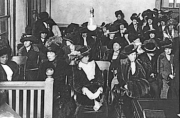 Crowd of women register for jury duty, Portland, Oregon, 1912