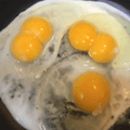 Double and single yolk hen eggs