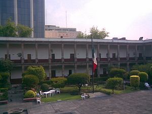 El patio del Gran Claustro en la UCSJ