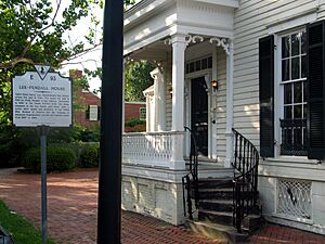 Front porch of Lee-Fendall House
