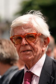 Henry Chapier Gay Pride Paris 2008.jpg