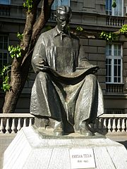 Kip Nikole Tesle ispred Elektrotehničkog fakulteta u Beogradu