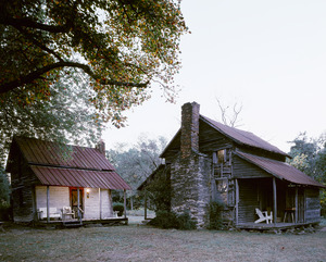 Log cabins in Wentworth, North Carolina LCCN2011631027