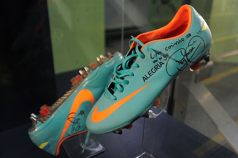 NeymarAutographedCleats2012