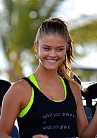 Nina Agdal crop