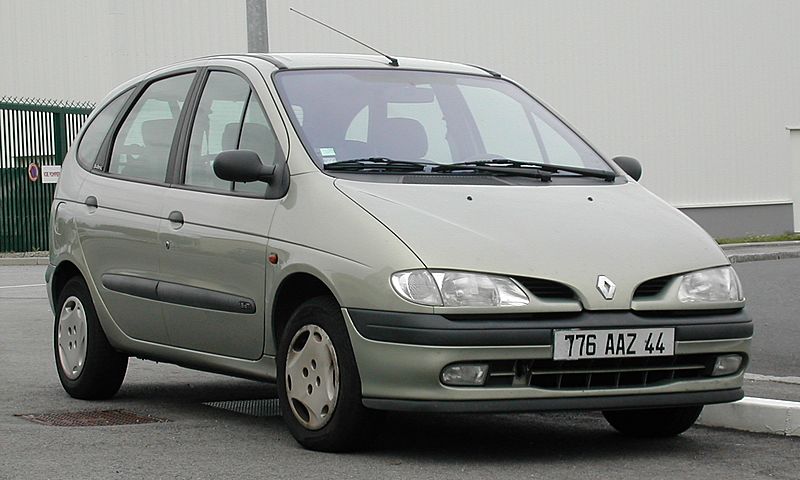 Renault Mégane Scénic (cropped)