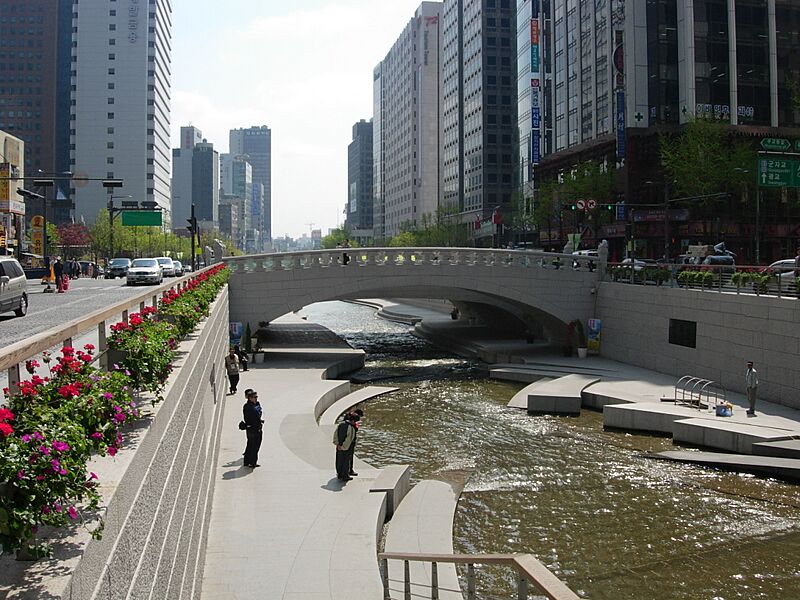 Seoul-Cheonggyecheon-03