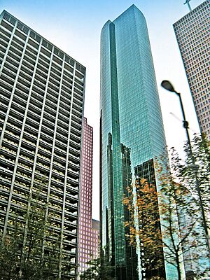 Wells Fargo Bank Plaza, Houston, from base