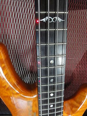 YAMAHA MOTION LB long-scale bass, LED position marks