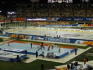 2014 NHL Stadium Series Dodger Stadium (12154254954)