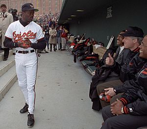 Bill Clinton in the Camden Yards dugout (42-WHPO-P02249-30) (cropped)