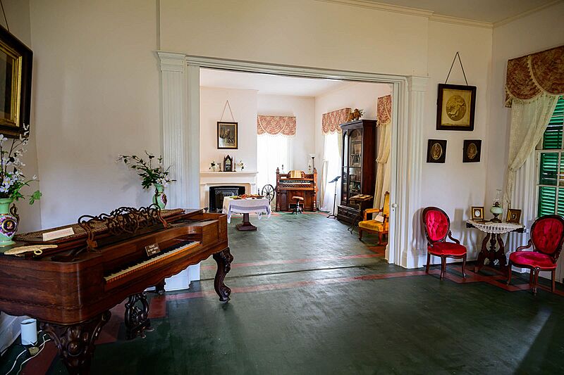 BronsonMulhollandHouse RearParlor