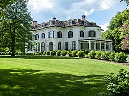 Chepstow mansion in Newport, Rhode Island.jpg