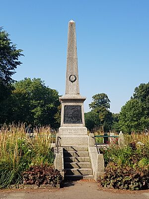 Chiswick War Memorial, Turnham Green (frontal view)
