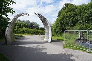 Cuningar Loop Park entrance (geograph 6884361)